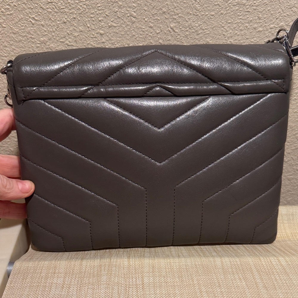 Yves Saint Laurent Lou Lou Flap Crossbody - Picture 4 of 7